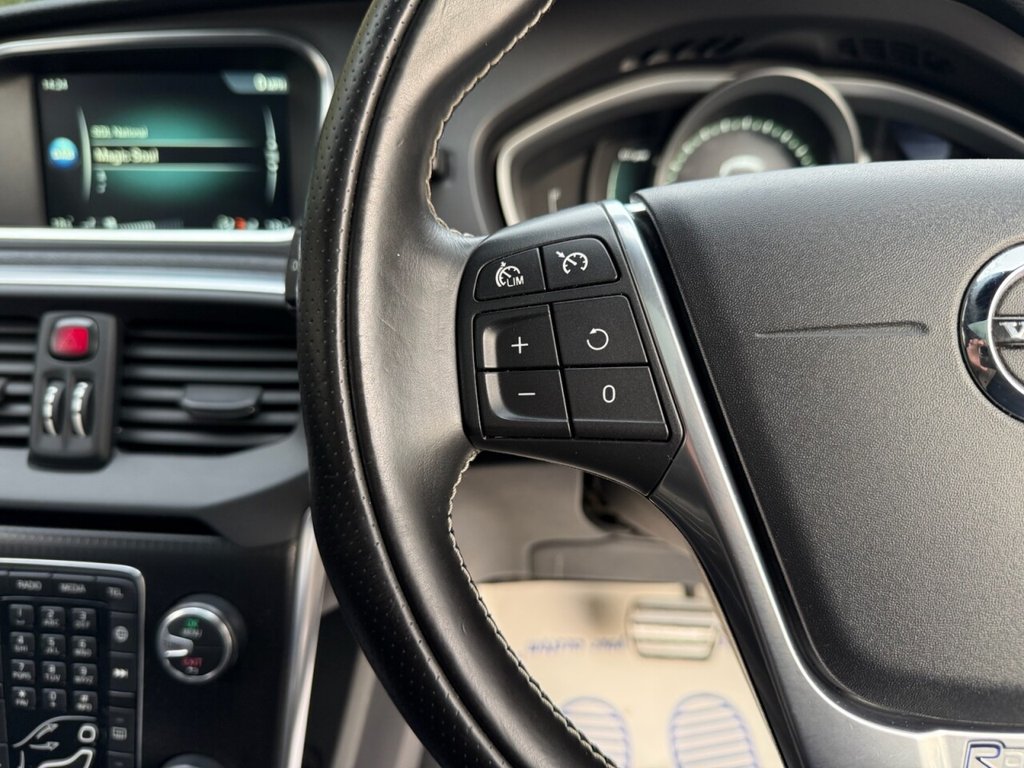 Used Volvo V40 2016 for sale - 77249815: Photo 40