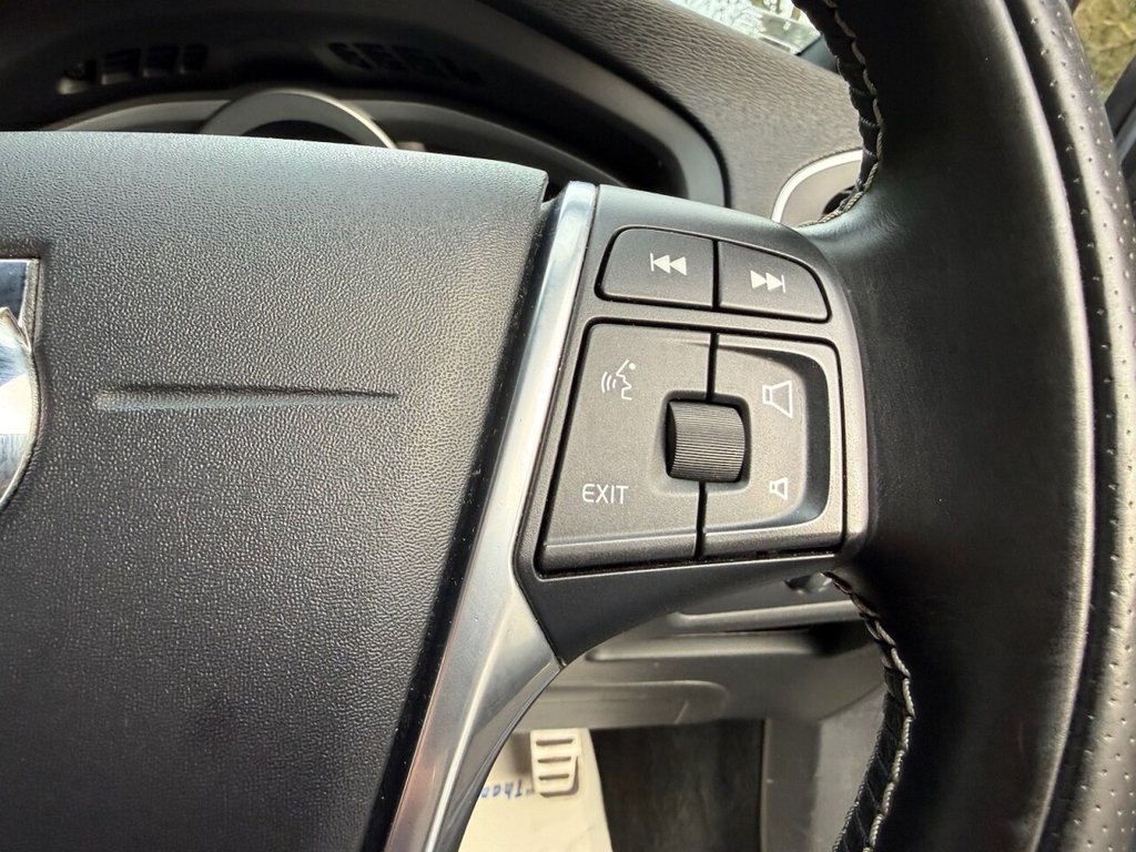 Used Volvo V40 2016 for sale - 77249815: Photo 41