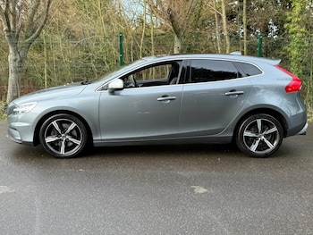 Used Volvo V40 2016 for sale - 77249815: Photo