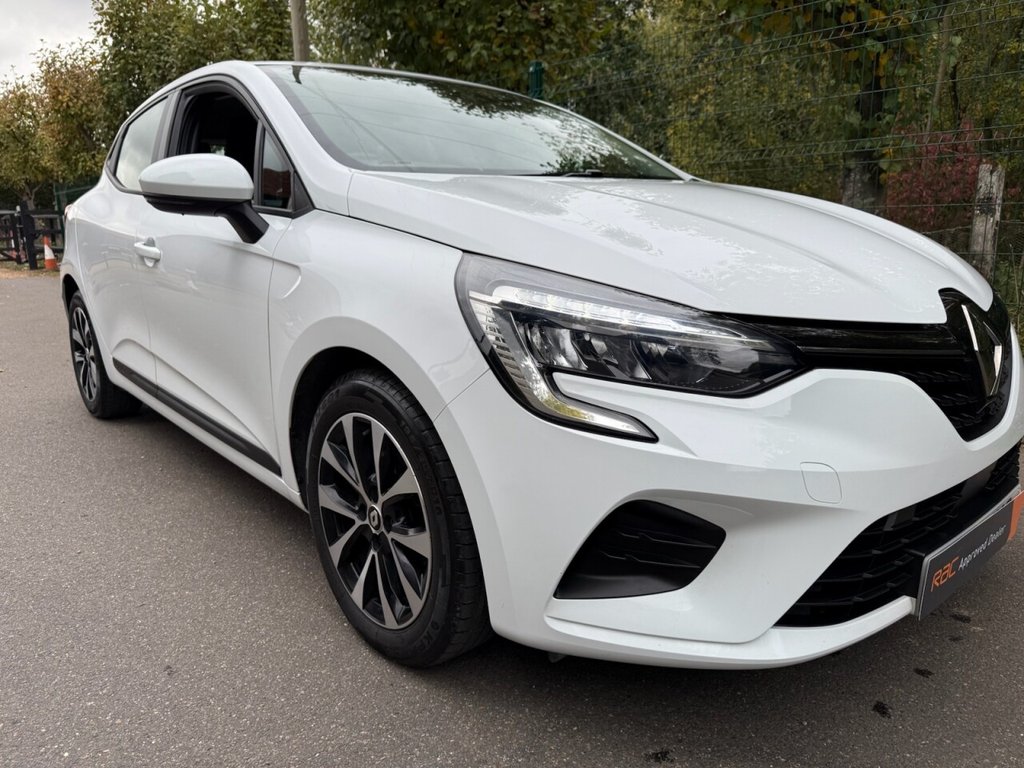 Used Renault Clio 2022 for sale - 76563131: Photo 16