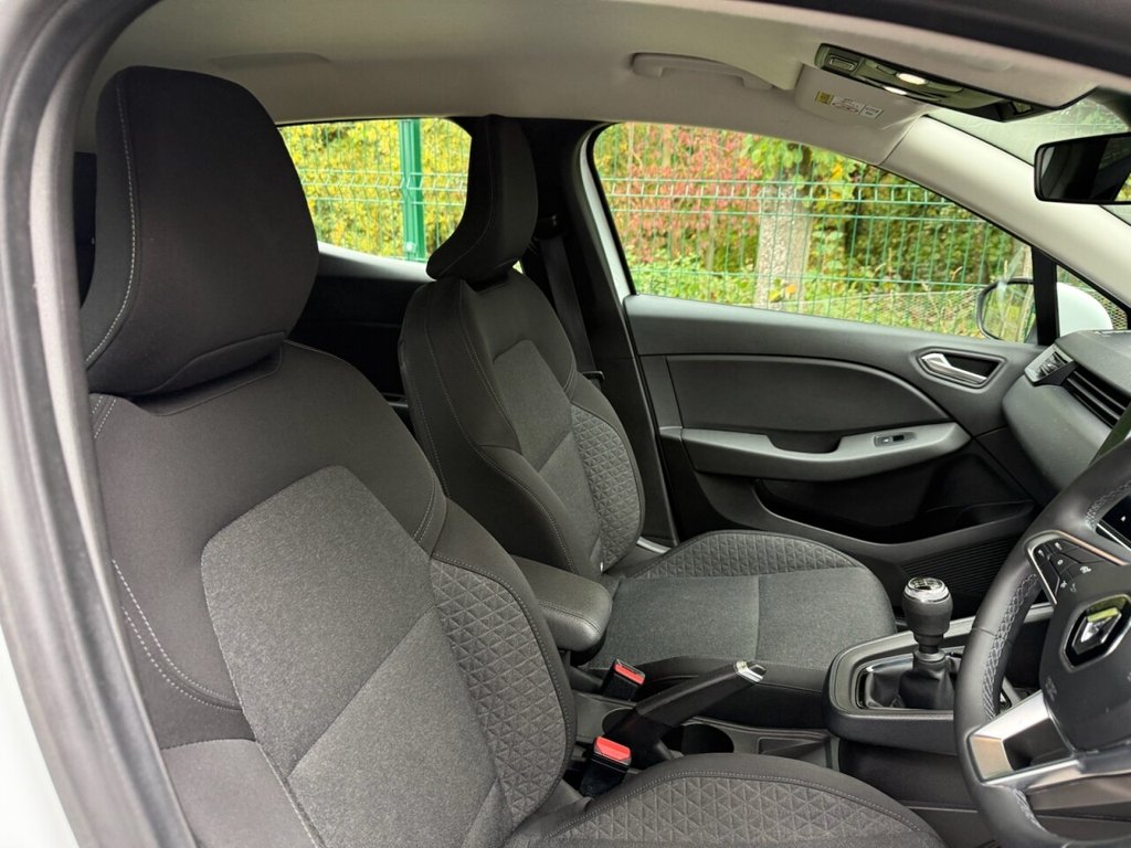Used Renault Clio 2022 for sale - 76563131: Photo 32