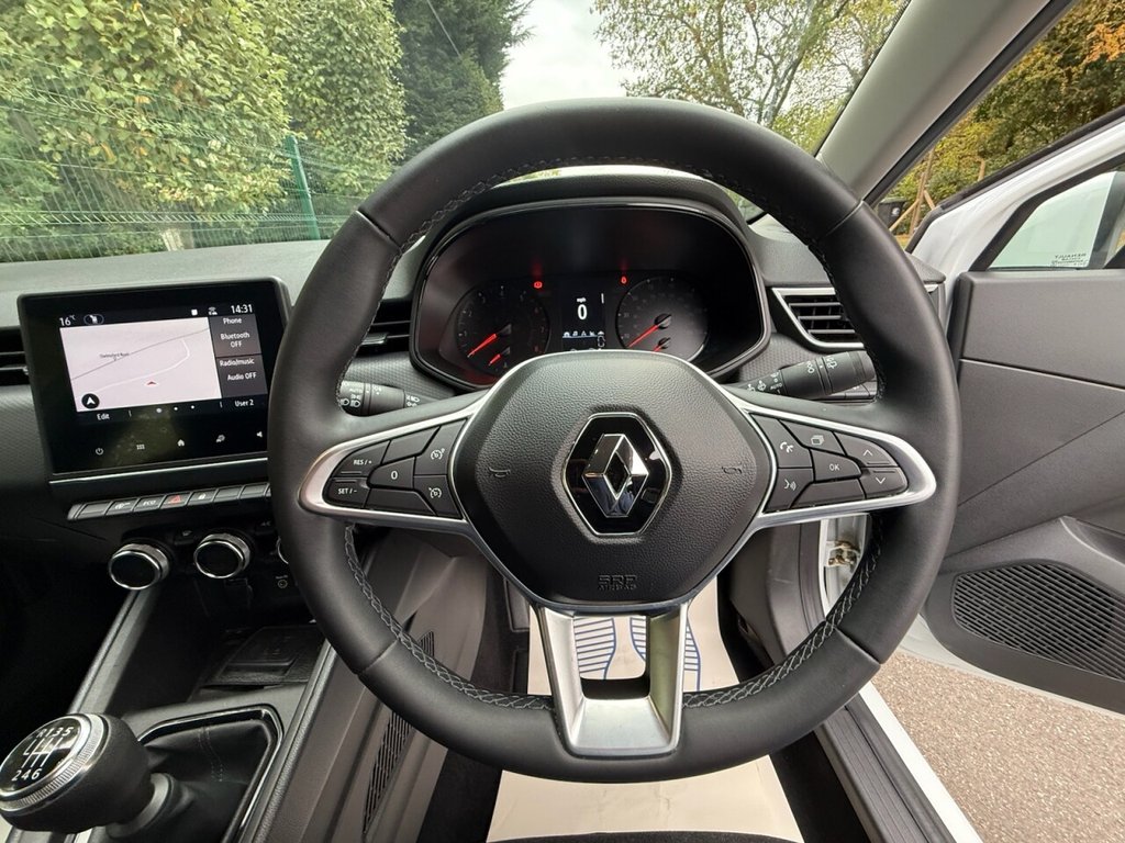 Used Renault Clio 2022 for sale - 76563131: Photo 37