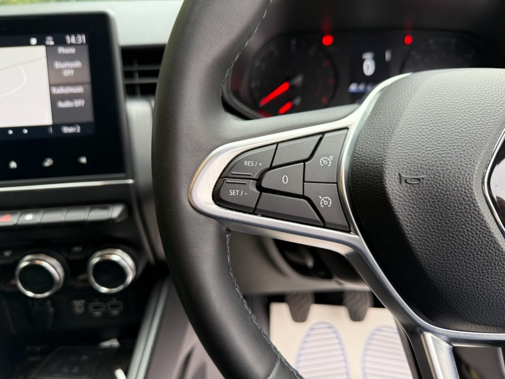 Used Renault Clio 2022 for sale - 76563131: Photo 40