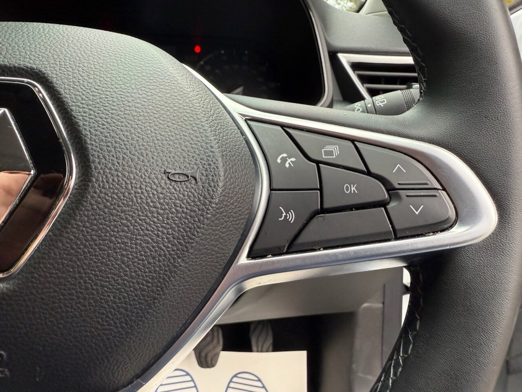 Used Renault Clio 2022 for sale - 76563131: Photo 41