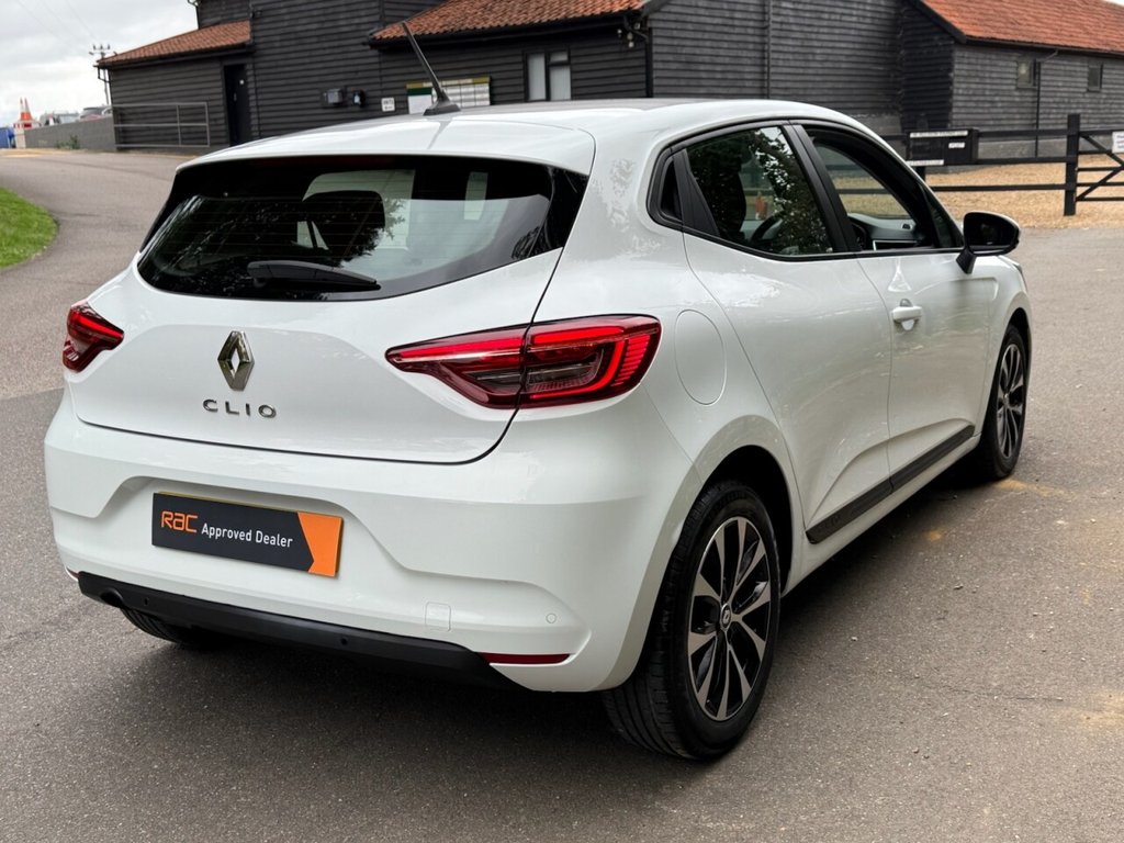 Used Renault Clio 2022 for sale - 76563131: Photo 9