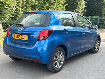 Used Toyota Yaris 2015 for sale - 79300687: Photo