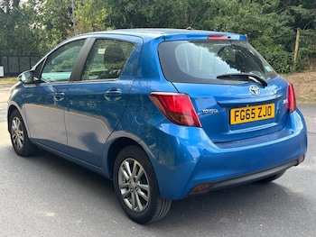 Used Toyota Yaris 2015 for sale - 79300687: Photo
