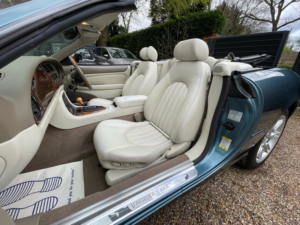 Used Jaguar XK8 2001 for sale - 70538345: Photo 27