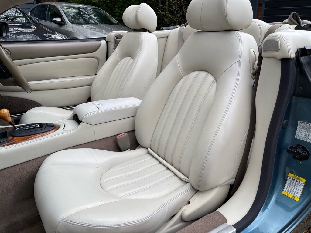 Used Jaguar XK8 2001 for sale - 70538345: Photo 28