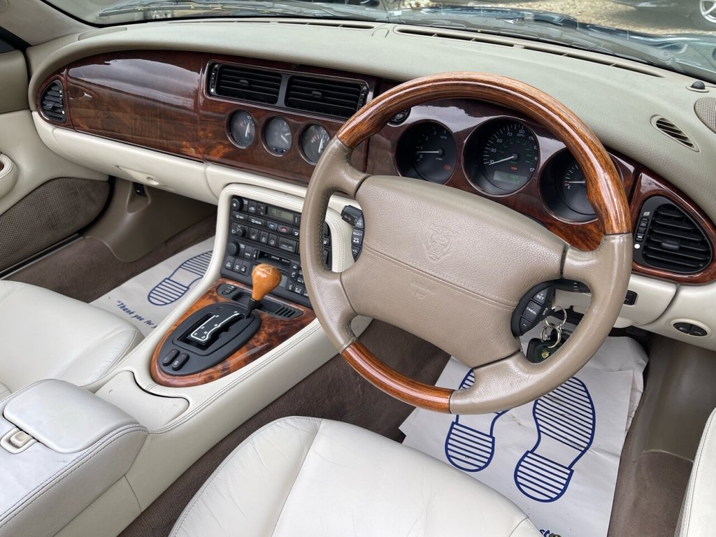 Used Jaguar XK8 2001 for sale - 70538345: Photo 34