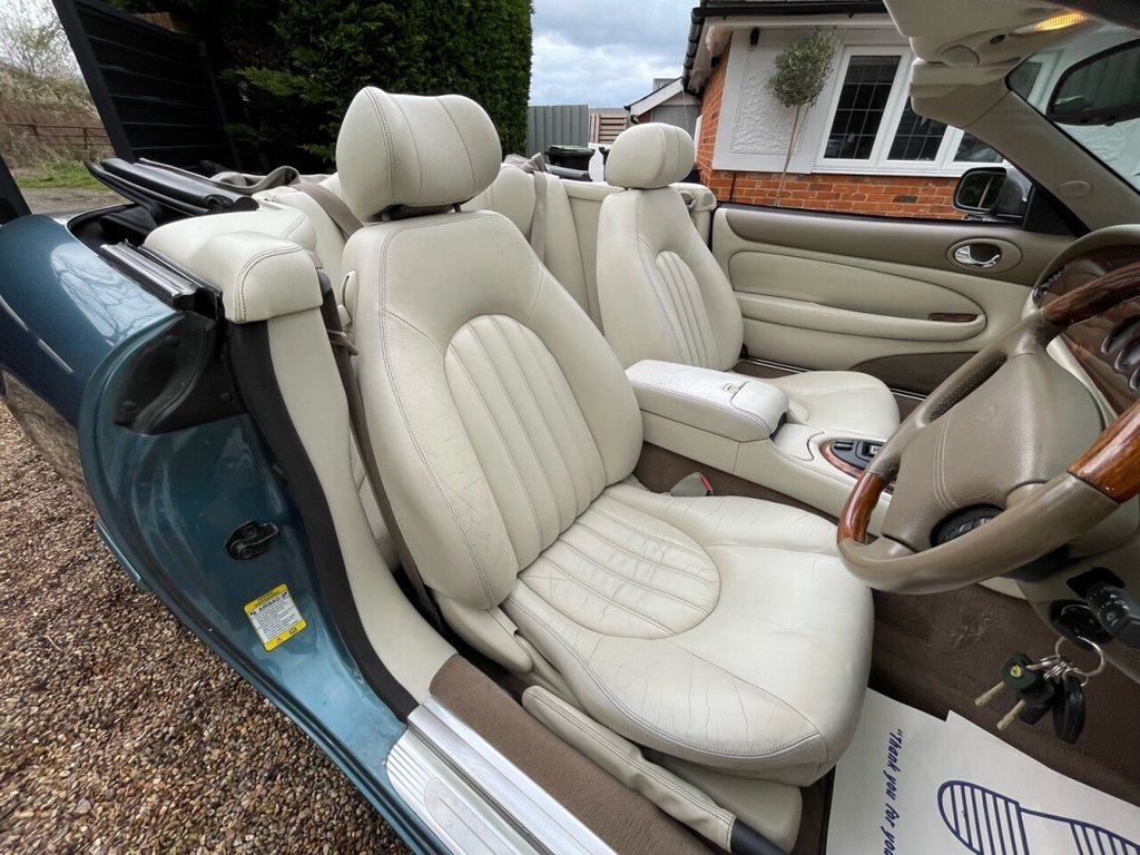 Used Jaguar XK8 2001 for sale - 70538345: Photo 36