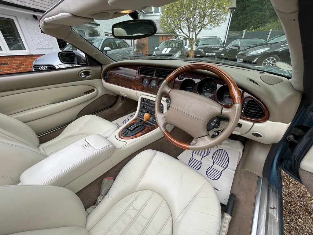 Used Jaguar XK8 2001 for sale - 70538345: Photo 37