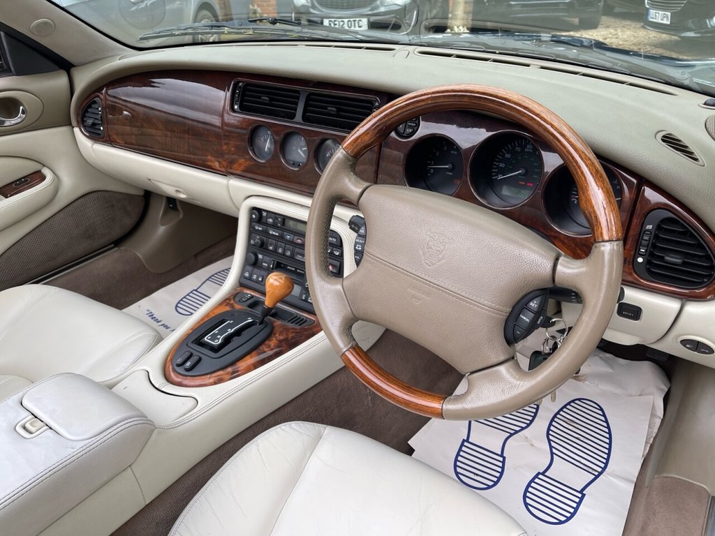 Used Jaguar XK8 2001 for sale - 70538345: Photo 38