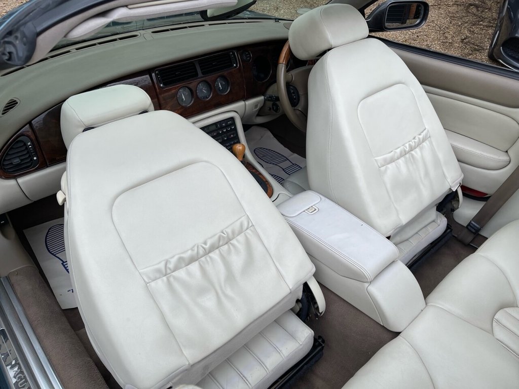 Used Jaguar XK8 2001 for sale - 70538345: Photo 43