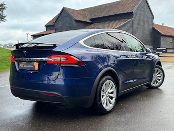 Used Tesla Model X 2020 for sale - 77642532: Photo