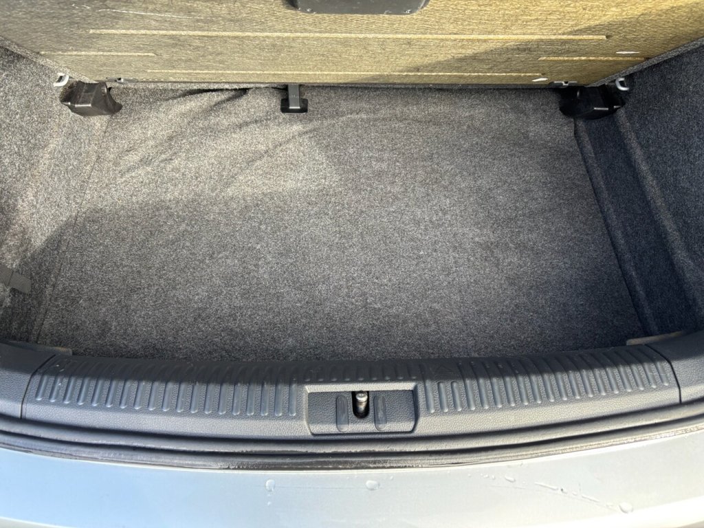 Used Volkswagen Polo 2011 for sale - 77547496: Photo 20