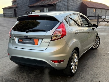 Used Ford Fiesta 2015 for sale - 76686308: Photo