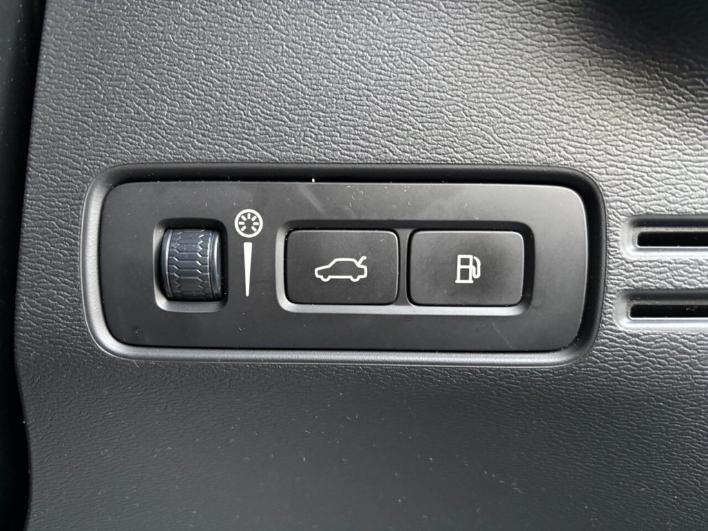 Used Volvo XC40 2021 for sale - 77231958: Photo 36