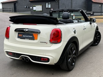 Used MINI Convertible 2017 for sale - 76966216: Photo