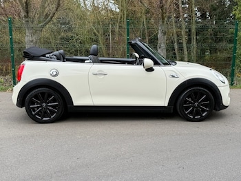 Used MINI Convertible 2017 for sale - 76966216: Photo