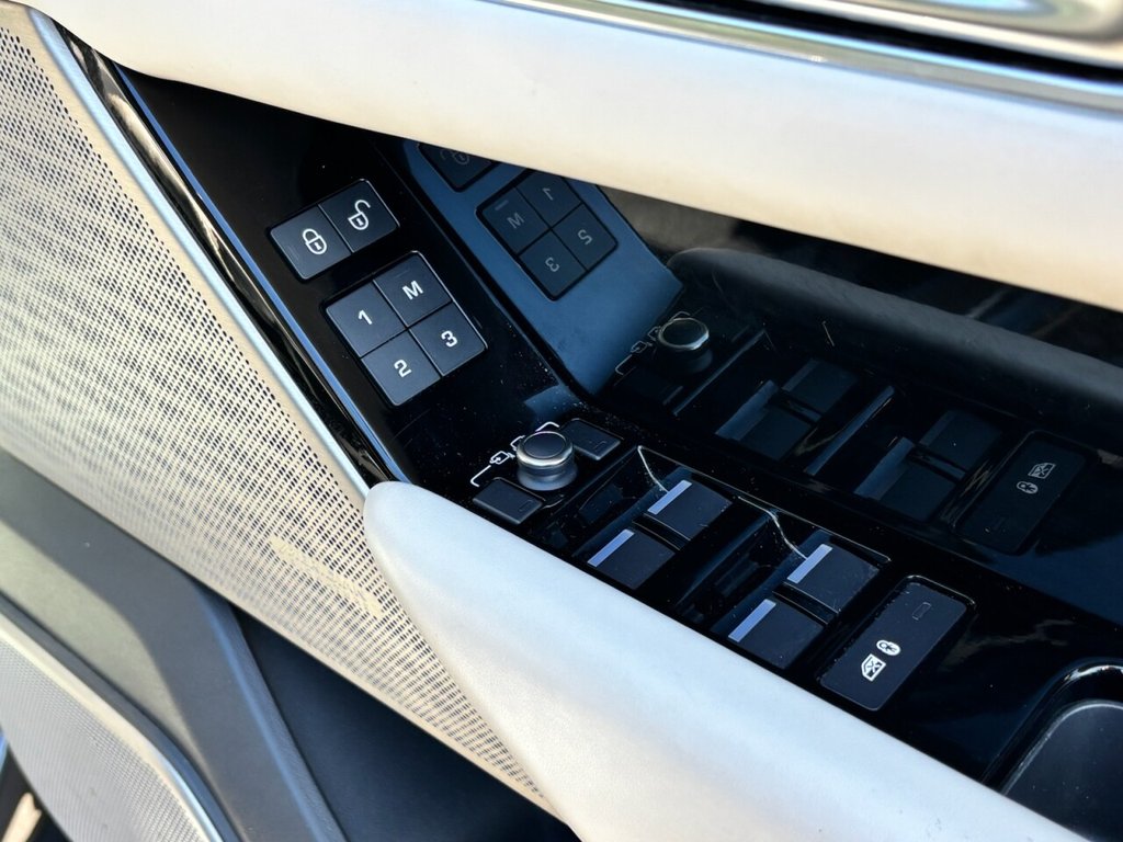 Used Land Rover Range Rover Velar 2017 for sale - 78029724: Photo 27