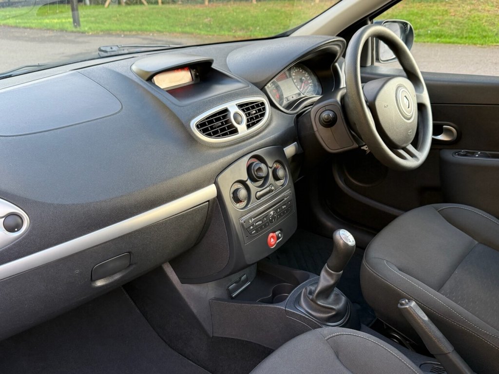 Used Renault Clio 2009 for sale - 76570060: Photo 16