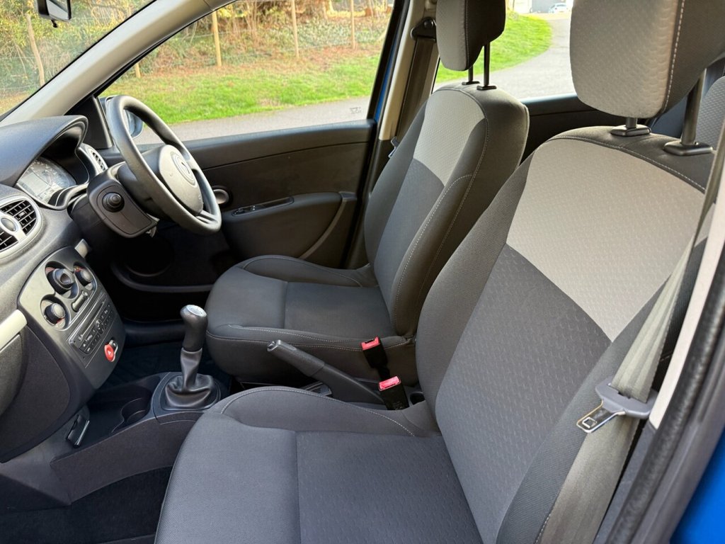 Used Renault Clio 2009 for sale - 76570060: Photo 17