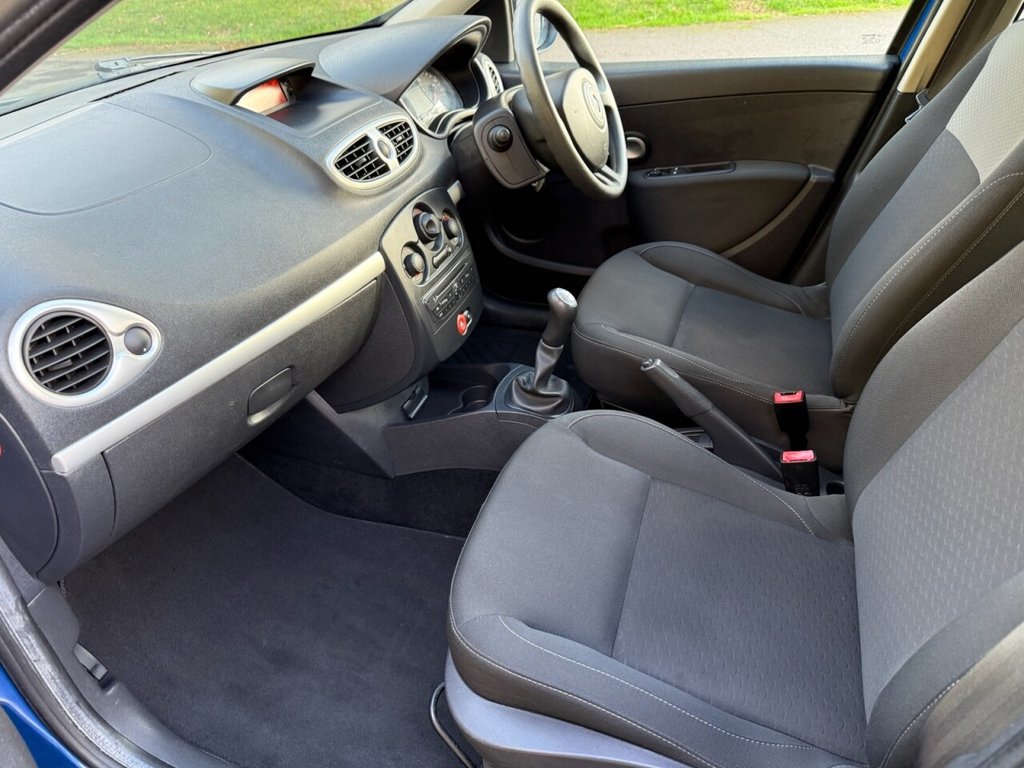 Used Renault Clio 2009 for sale - 76570060: Photo 18
