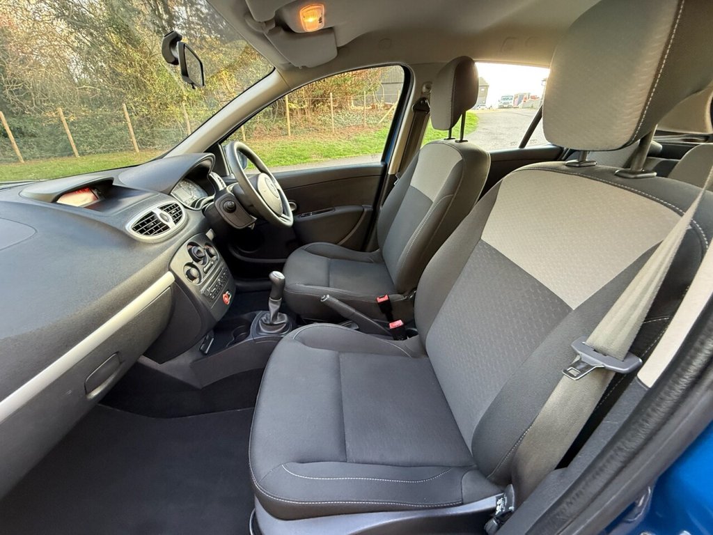 Used Renault Clio 2009 for sale - 76570060: Photo 19