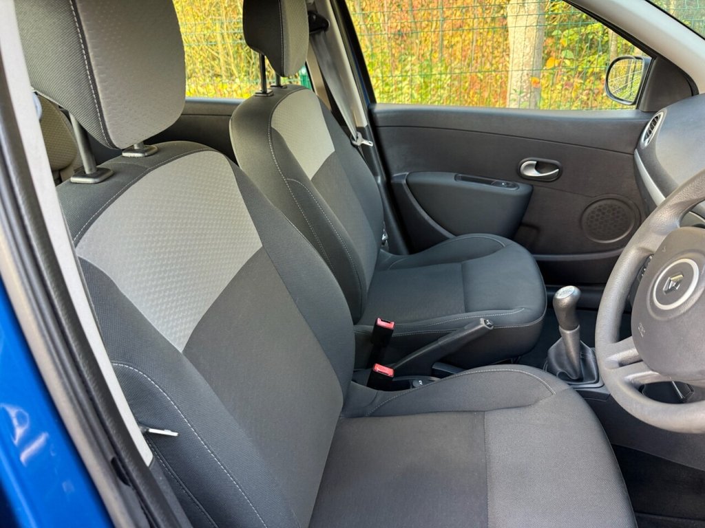 Used Renault Clio 2009 for sale - 76570060: Photo 24