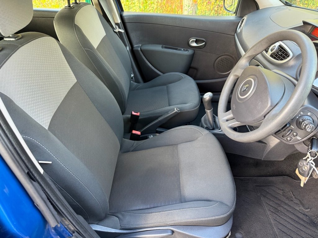 Used Renault Clio 2009 for sale - 76570060: Photo 25