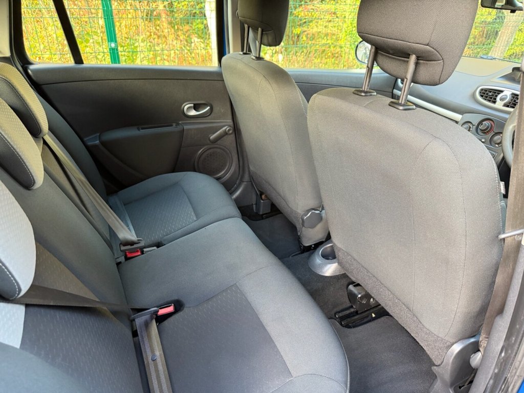 Used Renault Clio 2009 for sale - 76570060: Photo 30