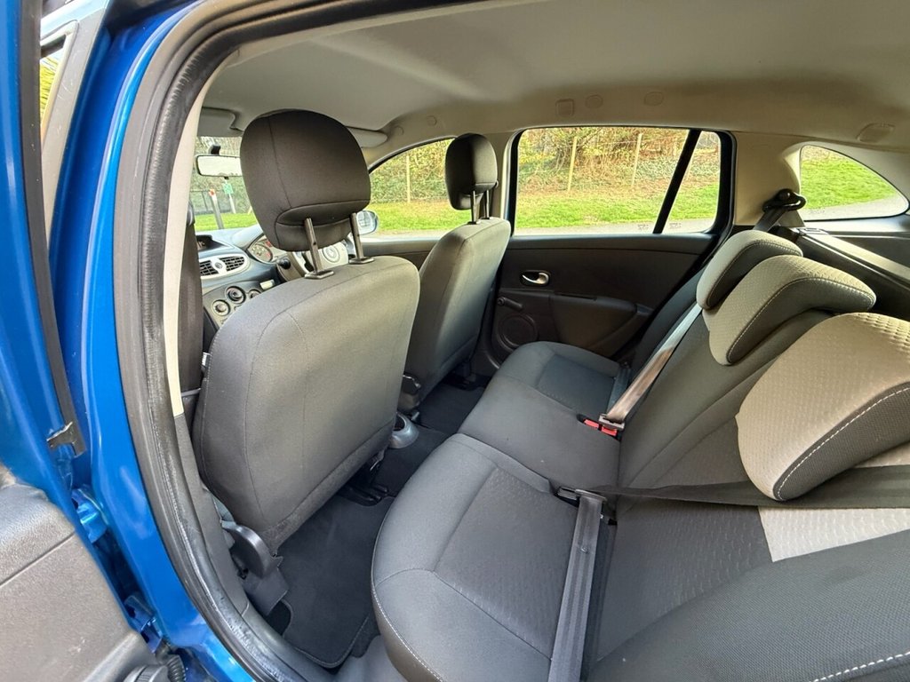 Used Renault Clio 2009 for sale - 76570060: Photo 32