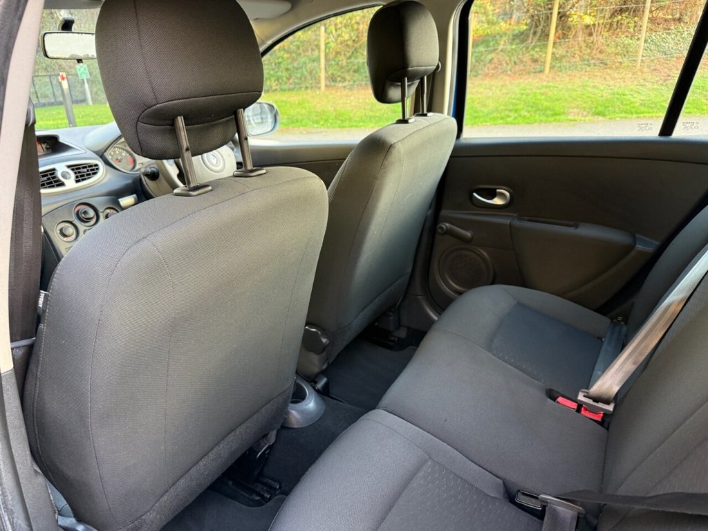 Used Renault Clio 2009 for sale - 76570060: Photo 34