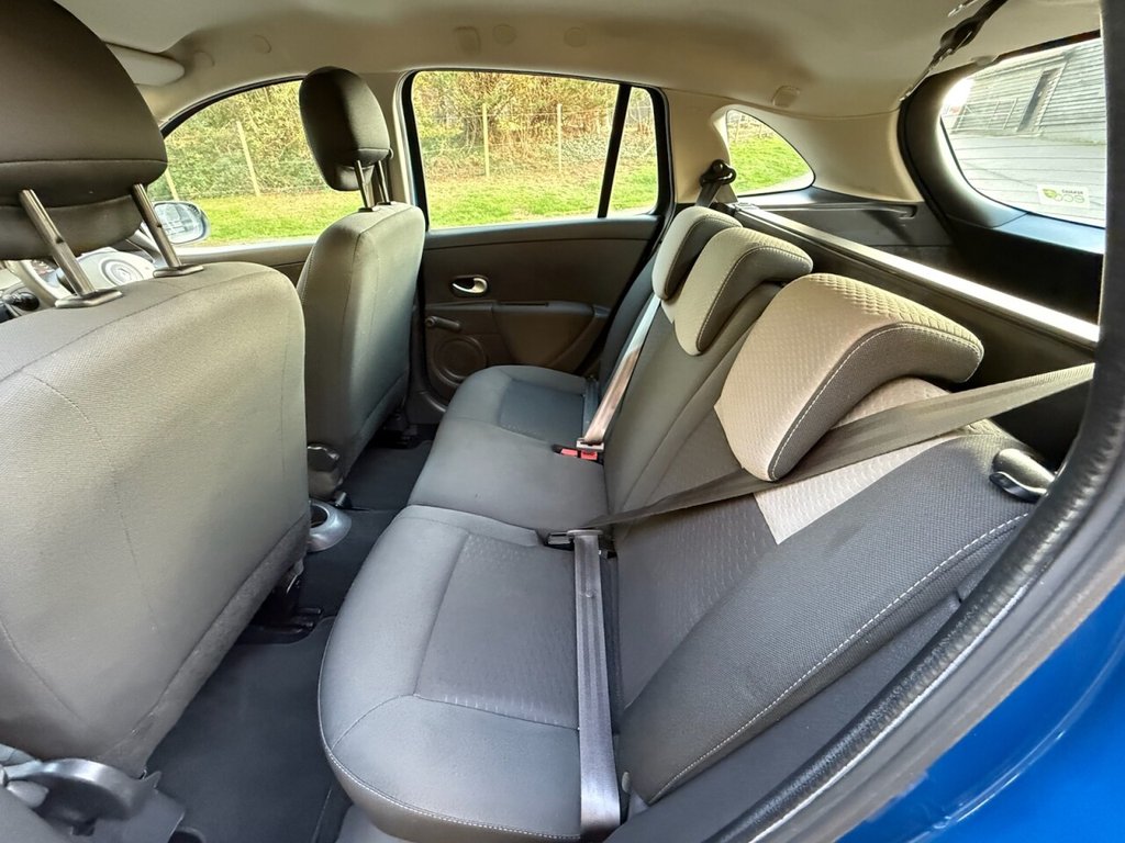 Used Renault Clio 2009 for sale - 76570060: Photo 36