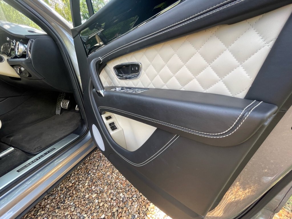 Used Bentley Bentayga 2017 for sale - 77231911: Photo 40