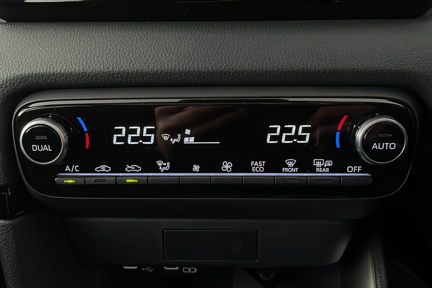 Used Mazda Mazda2 HYBRID 2025 for sale - 77946858: Photo 15