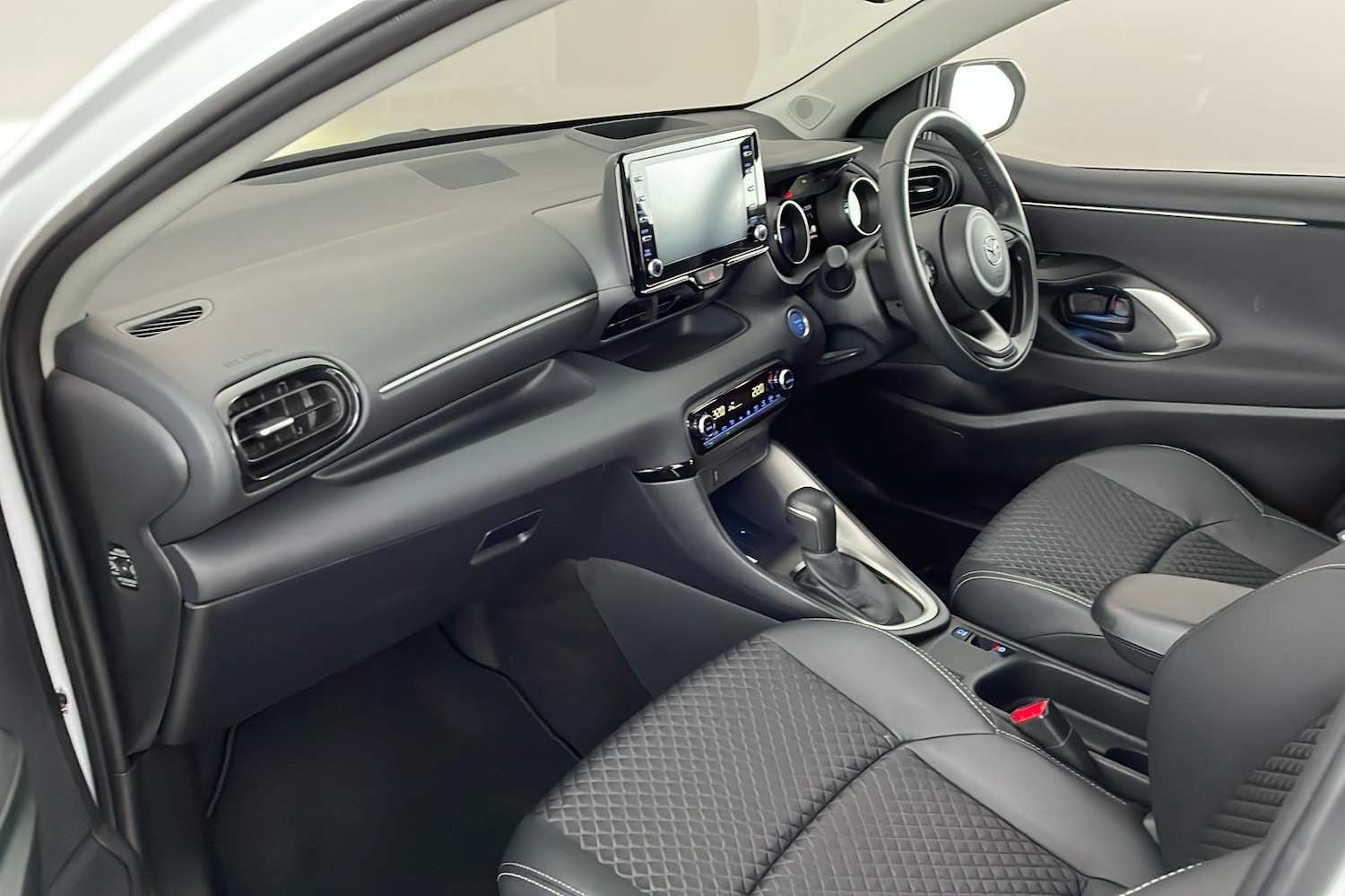 Used Mazda Mazda2 HYBRID 2023 for sale - 77744070: Photo 11