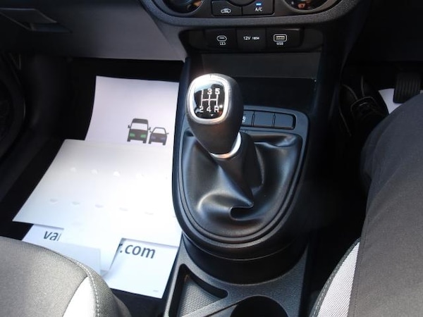 Used Hyundai i10 2024 for sale - 76273408: Photo 34