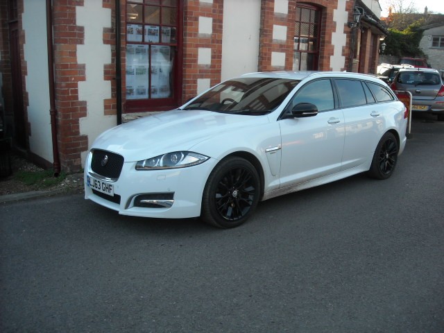 Used Jaguar XF 2014 for sale - 76668311: Photo 2