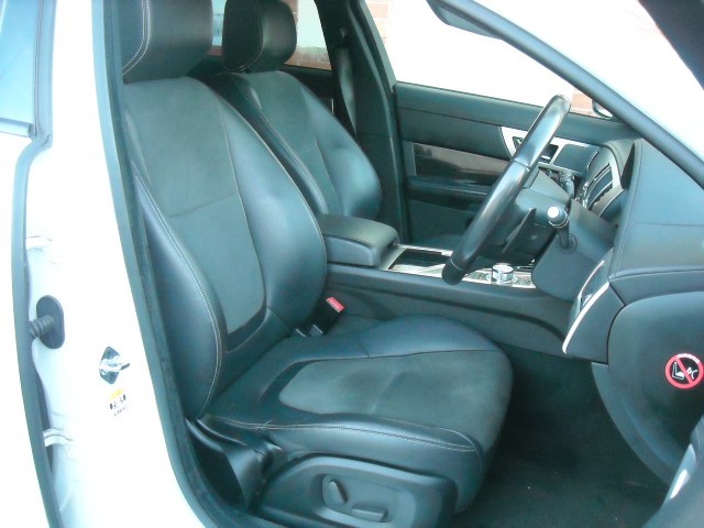 Used Jaguar XF 2014 for sale - 76668311: Photo 4