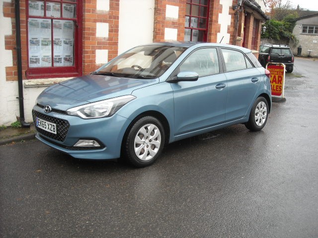 Used Hyundai i20 2015 for sale - 76588737: Photo 2