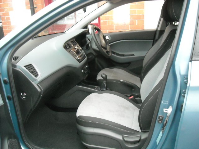 Used Hyundai i20 2015 for sale - 76588737: Photo 7