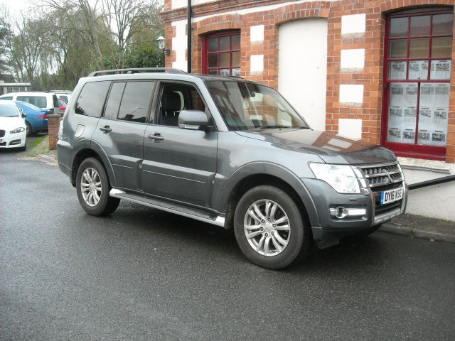 Used Mitsubishi Shogun 2016 for sale - 76706712: Photo 2