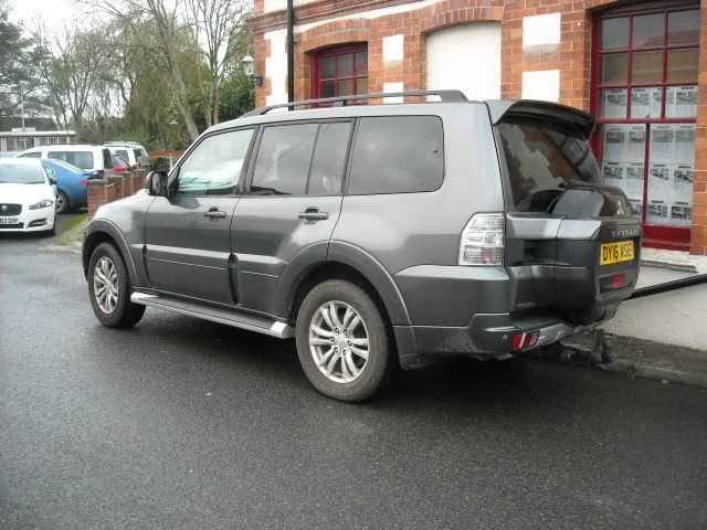 Used Mitsubishi Shogun 2016 for sale - 76706712: Photo 5