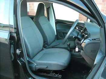 Used Volkswagen up! 2014 for sale - 76523417: Photo