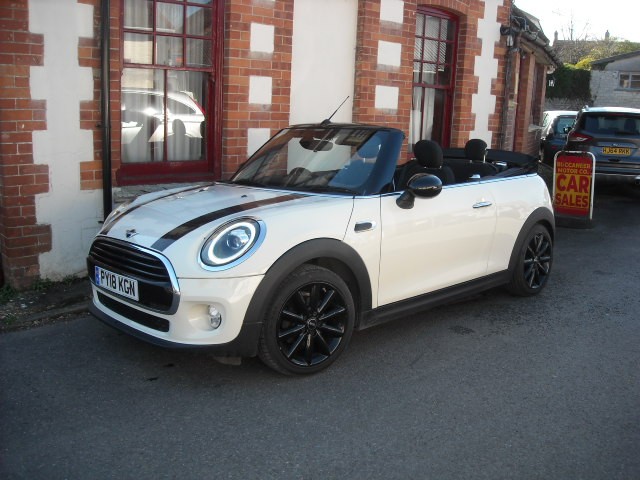 Used MINI Convertible 2018 for sale - 77894024: Photo 2