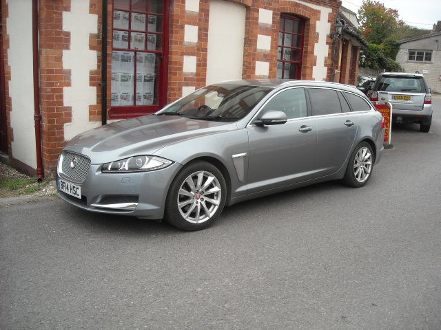 Used Jaguar XF 2014 for sale - 76313787: Photo 2