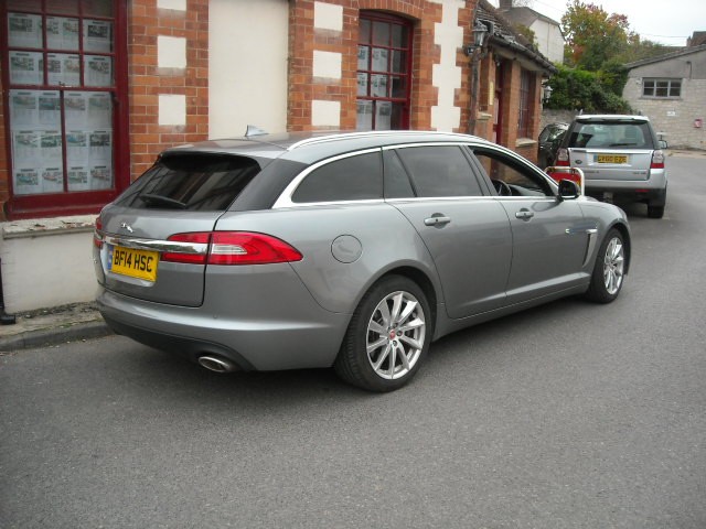 Used Jaguar XF 2014 for sale - 76313787: Photo 3