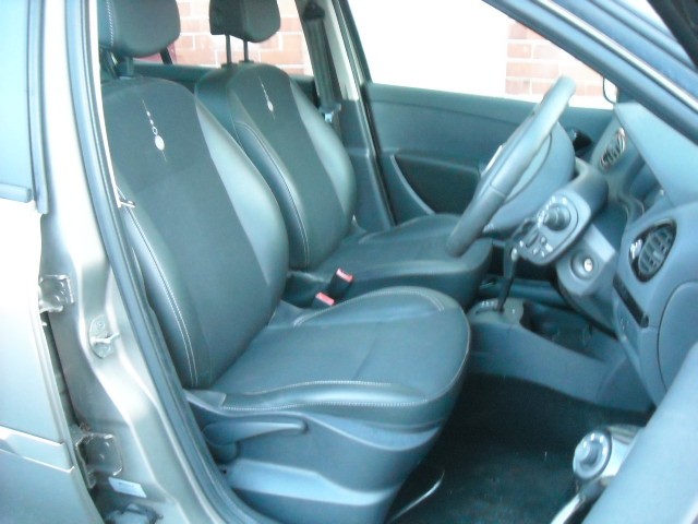 Used Renault Clio 2012 for sale - 77319696: Photo 4